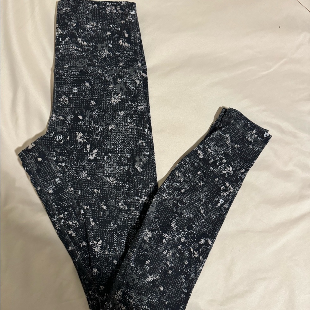 Patterned lulu align leggings 25” high rise